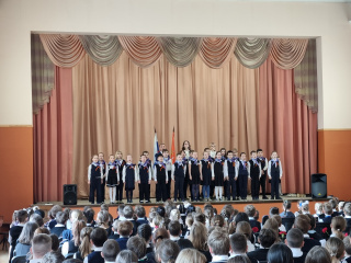 В канун Дня Победы в школе традиционно прошел праздничный концерт.