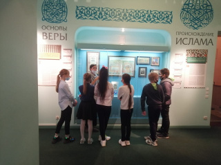 В рамках подпрограммы «Укрепление гражданского единства и гармонизации межнациональных отношений» ребята 5 «Б» класса посетили Музей истории религий.